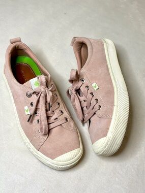 Cariuma OCA Low Pink Suede Sneaker with Toe Cap 9